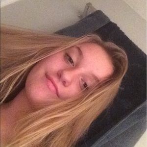 Meet your Posher, Makayla